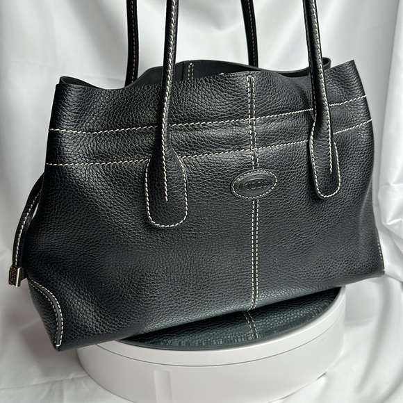 TOD'S BLACK LEATHER ICONIC PRINCESS DIANA SHOULDER BAG LIKE NEW ~EUC - Picture 16 of 17